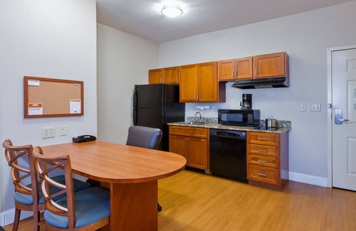 Decatur Hotel | Candlewood Suites Decatur Medical Center by IHG
