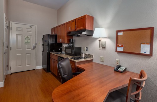 Decatur Hotel | Candlewood Suites Decatur Medical Center by IHG