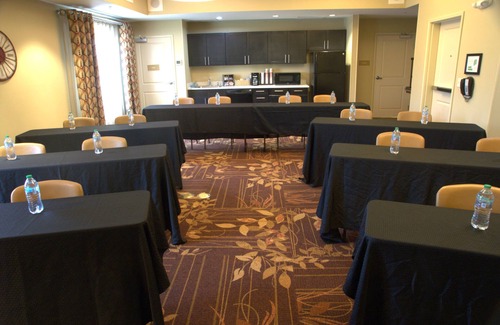 Thornton Hotel | Candlewood Suites Denver North - Thornton by IHG