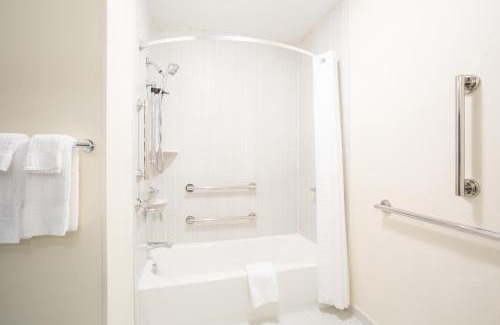 Dickinson Hotel | Candlewood Suites Dickinson by IHG