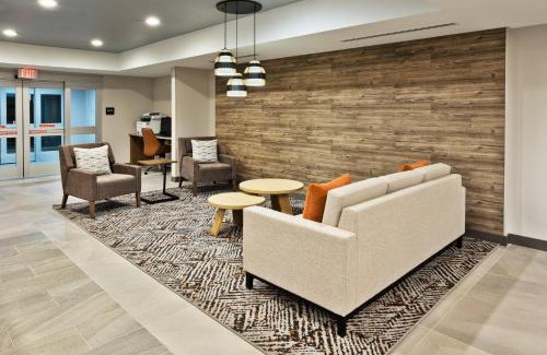 Dothan Hotel | Candlewood Suites Dothan by IHG