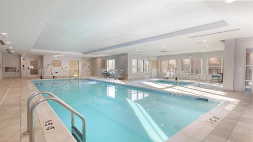 Dumfries Hotel | Candlewood Suites - Dumfries - Quantico by IHG