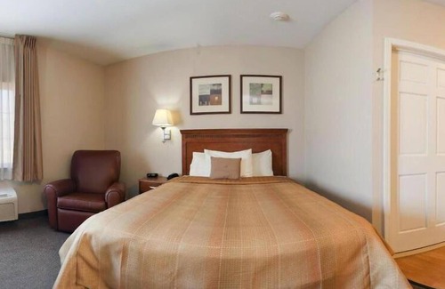 Elkhart Hotel | Candlewood Suites Elkhart by IHG