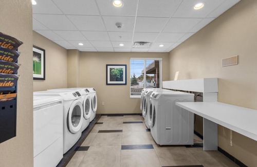 Erie Hotel | Candlewood Suites Erie by IHG