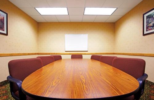 Forest Hills Hotel | Candlewood Suites Grand Rapids Airport by IHG