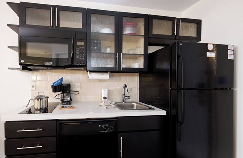 Greeley Hotel | Candlewood Suites Greeley by IHG