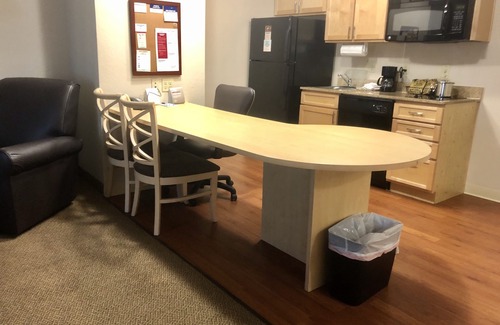 College Park Hotel | Candlewood Suites Houston (The Woodlands) by IHG