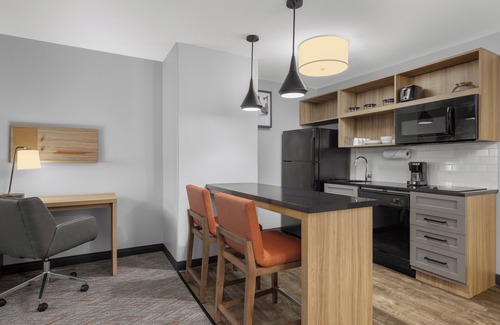 Texas City Hotel | Candlewood Suites Hotel Texas City by IHG