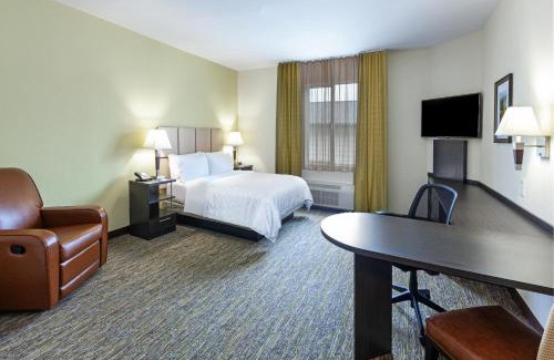 Houston Hotel | Candlewood Suites Houston - Spring by IHG