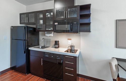 Houston Hotel | Candlewood Suites Houston North I45 by IHG