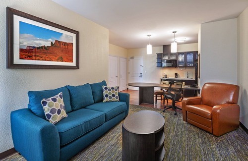 Houston Hotel | Candlewood Suites Houston North I45 by IHG