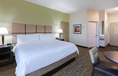 Pasadena Hotel | Candlewood Suites - Houston - Pasadena by IHG