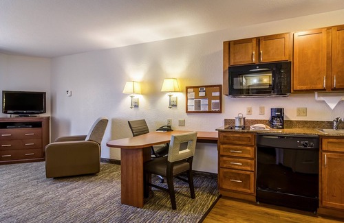 Arlington Hotel | Candlewood Suites Jacksonville East Merril Road by IHG