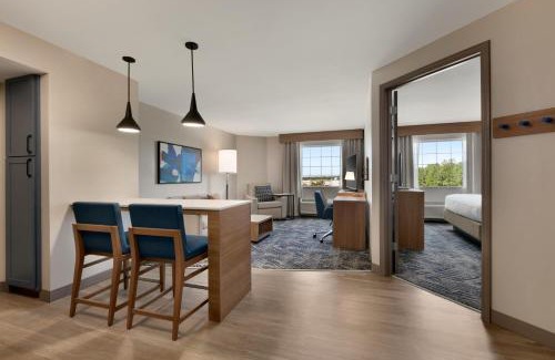 Winnetonka Hotel | Candlewood Suites Kansas City Northeast by IHG