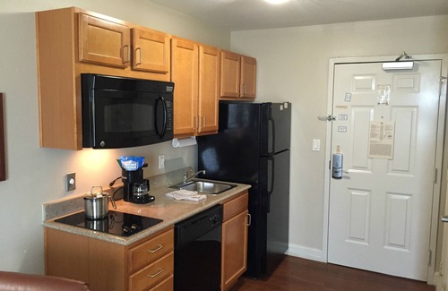 La Porte Hotel | Candlewood Suites La Porte by IHG