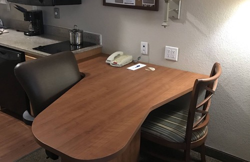 La Porte Hotel | Candlewood Suites La Porte by IHG