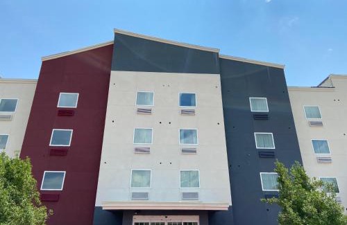 La Porte Hotel | Candlewood Suites La Porte by IHG