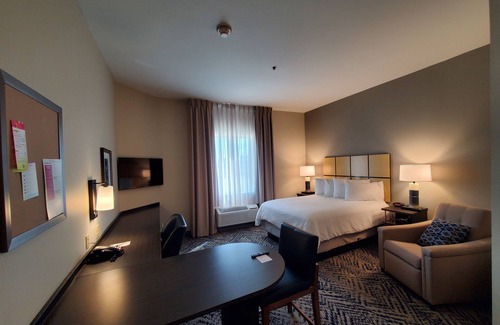 Lake Charles Hotel | Candlewood Suites Lake Charles South by IHG