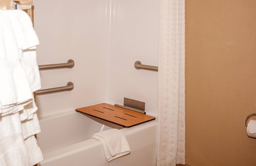 Stollings Hotel | Candlewood Suites Logan by IHG