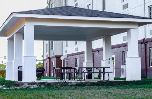 Palm Shores Hotel | Candlewood Suites Melbourne/Viera by IHG