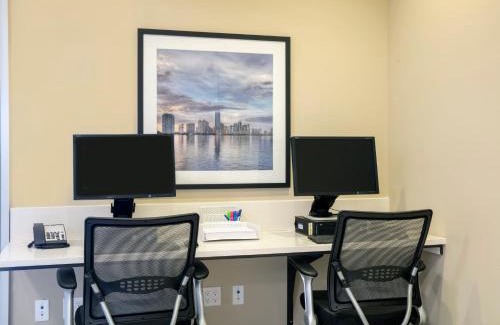 Country Walk Hotel | Candlewood Suites - Miami Exec Airport - Kendall by IHG