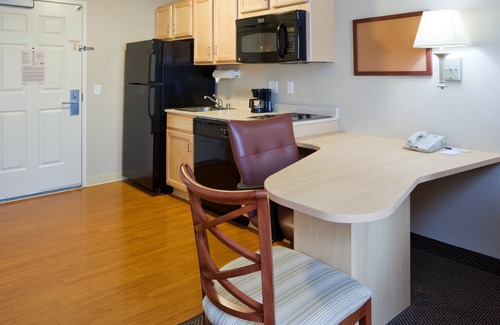 Brown Deer Hotel | Candlewood Suites Milwaukee Brown Deer by IHG