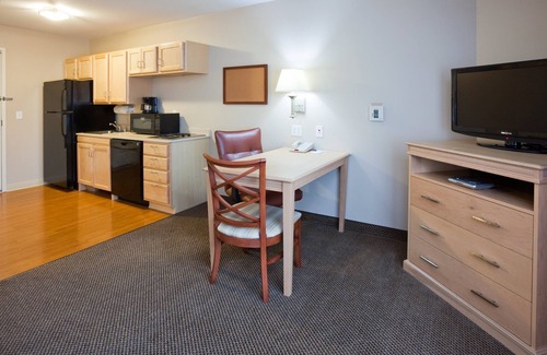 Brown Deer Hotel | Candlewood Suites Milwaukee Brown Deer by IHG