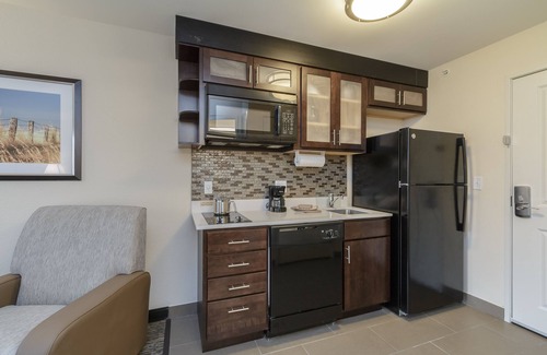 Mishawaka Hotel | Candlewood Suites Mishawaka North by IHG