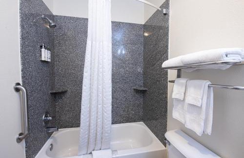 New Iberia Hotel | Candlewood Suites New Iberia by IHG