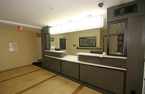 Central Newport News Hotel | Candlewood Suites Newport News-Yorktown by IHG