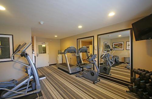 Central Newport News Hotel | Candlewood Suites Newport News-Yorktown by IHG