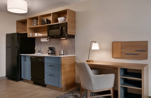 Winnetonka Hotel | Candlewood Suites Northeast Kansas City by IHG