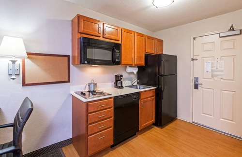 Owasso Hotel | Candlewood Suites Owasso by IHG