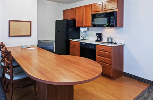 Owasso Hotel | Candlewood Suites Owasso by IHG