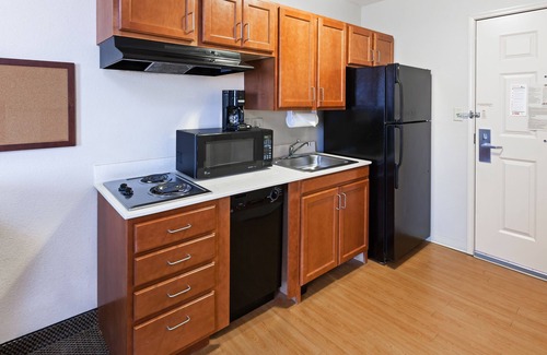 Owasso Hotel | Candlewood Suites Owasso by IHG