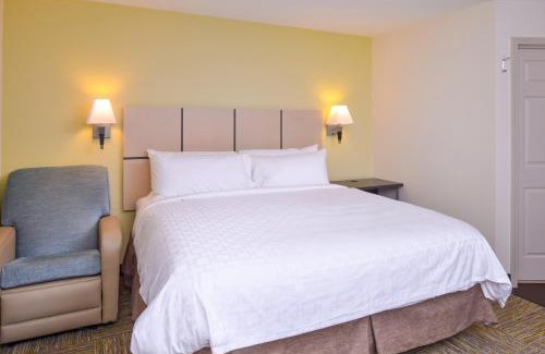 Paducah Hotel | Candlewood Suites Paducah by IHG