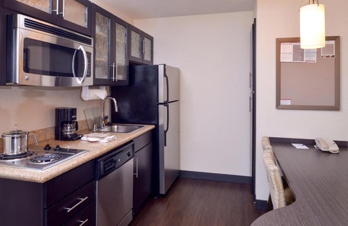 Plano Hotel | Candlewood Suites - Plano North by IHG