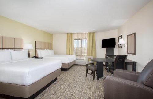 Pueblo Hotel | Candlewood Suites Pueblo by IHG