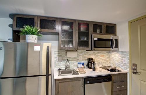 Richmond Hotel | Candlewood Suites Richmond - West Broad by IHG