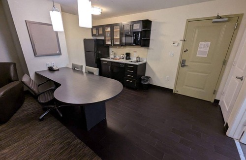 North San Antonio - SAT Hotel | Candlewood Suites San Antonio Airport by IHG