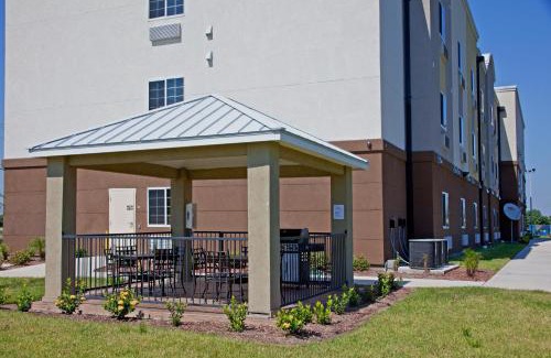 Texas City Hotel | Candlewood Suites - Texas City by IHG