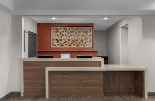 Texas City Hotel | Candlewood Suites - Texas City by IHG