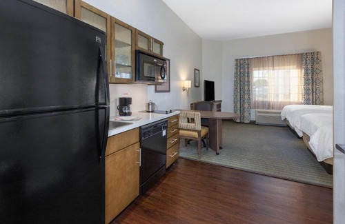 West Springfield Hotel | Candlewood Suites-West Springfield by IHG