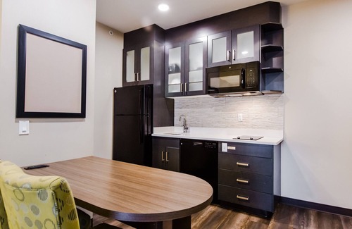 West Edmonton Hotel | Candlewood Suites West Edmonton - Mall Area by IHG