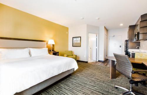 West Edmonton Hotel | Candlewood Suites West Edmonton - Mall Area by IHG