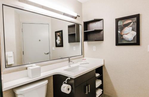 West Edmonton Hotel | Candlewood Suites West Edmonton - Mall Area by IHG