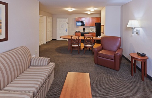 Wichita Falls Hotel | Candlewood Suites Wichita Falls at Maurine Street by IHG