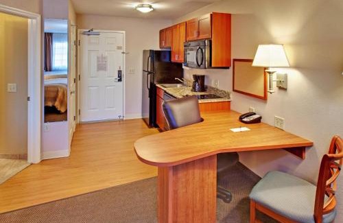 Williston Hotel | Candlewood Suites Williston by IHG