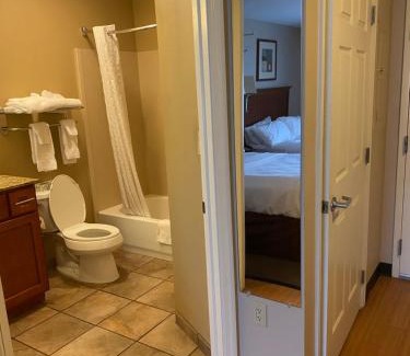 Williamsport Hotel | Candlewood Williamsport by IHG