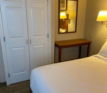 Williamsport Hotel | Candlewood Williamsport by IHG